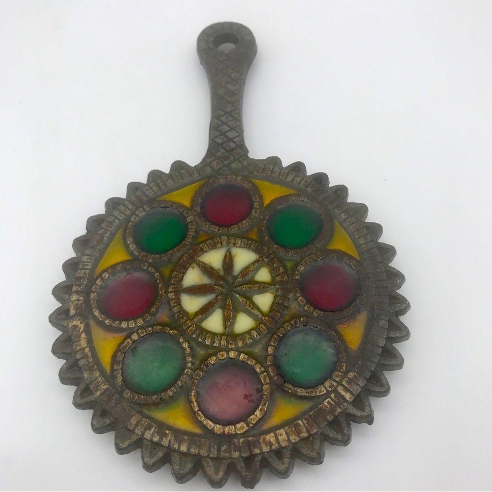 Cast Iron Stained Glass Trivet 8” Skillet Shaped Star Taiwan